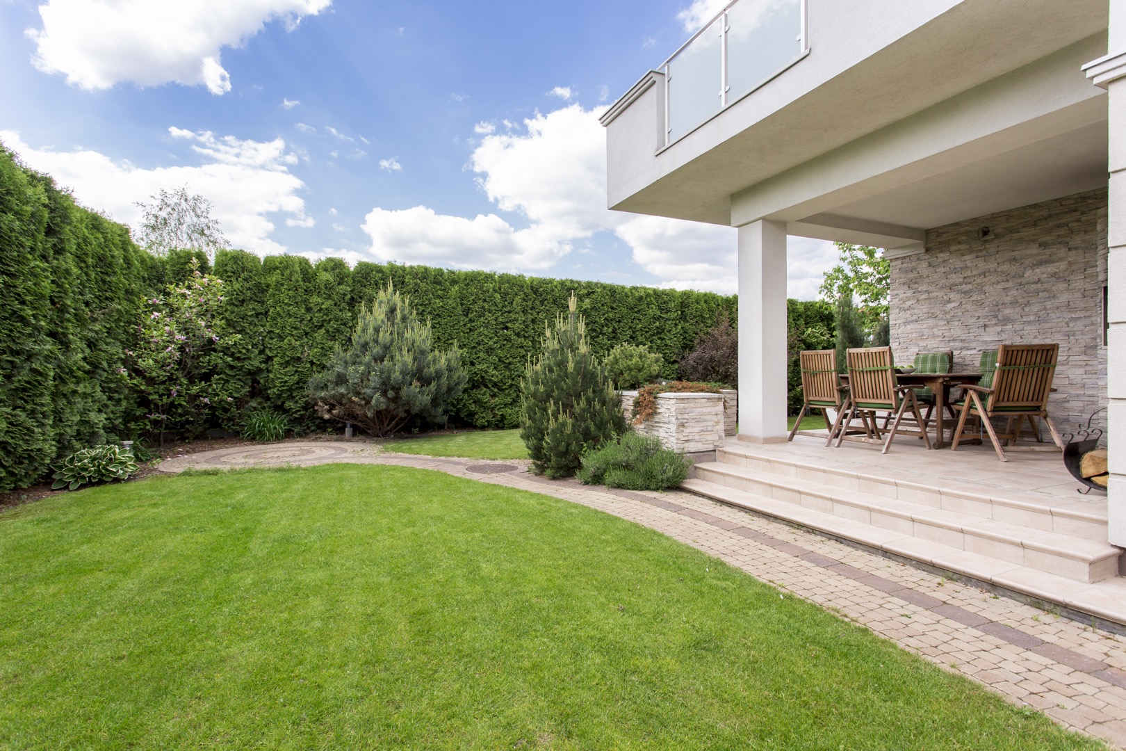 Modern house with beauty garden Luxury home for sale