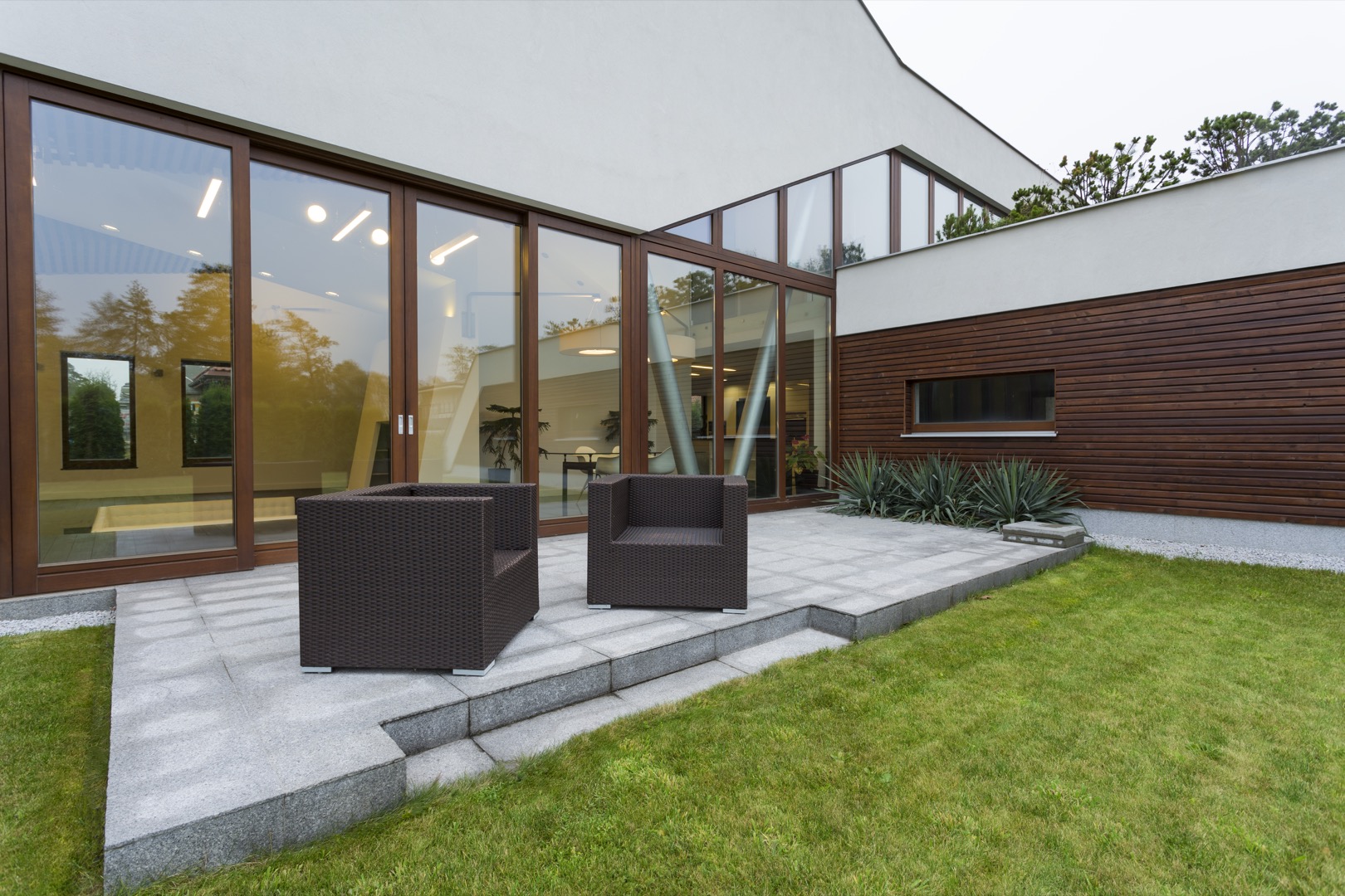 Modern mansion with patio Guaranteed modern home